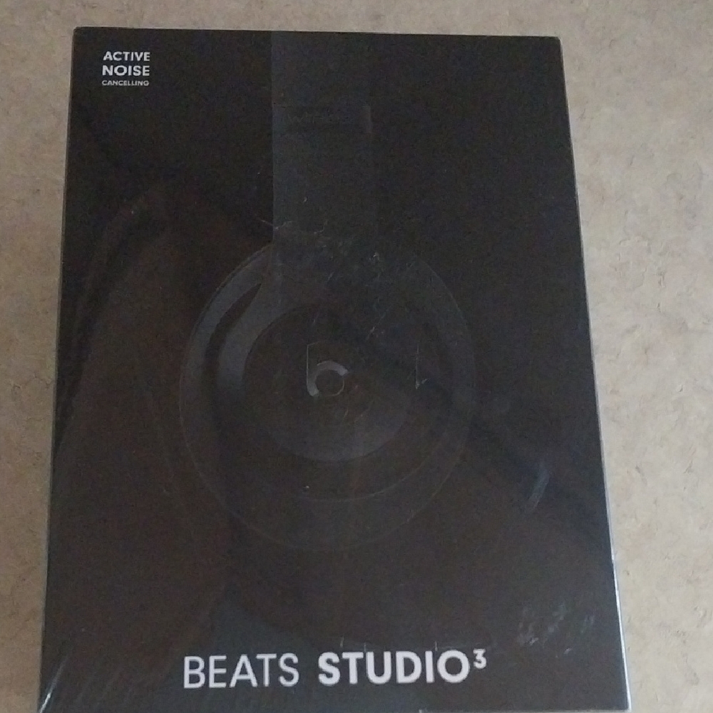 Beats Studio3 Wireless Headphones - Black
